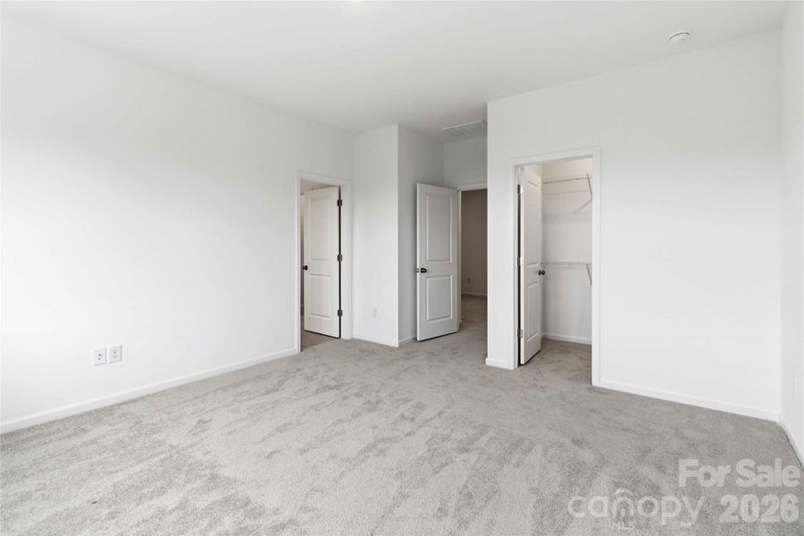 Spacious, unfurnished interior of a new home in Ridge at Sugar Creek, Indian Land (Image 28).