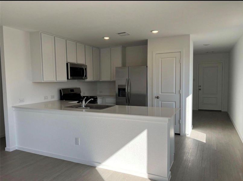 Furnished interior view inside a new home in Meadow Park, Conroe (Image 4). Furnished interior view inside a new home in Meadow Park, Conroe (Image 4).
