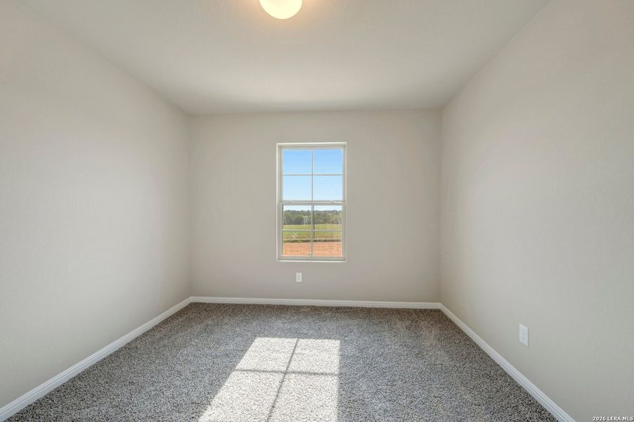 Spacious, unfurnished interior of a new home in Mesquite Ridge, San Antonio (Image 33).