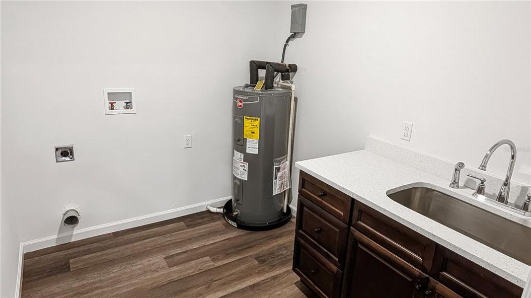 Furnished interior view inside a new home in , Orlando (Image 5).