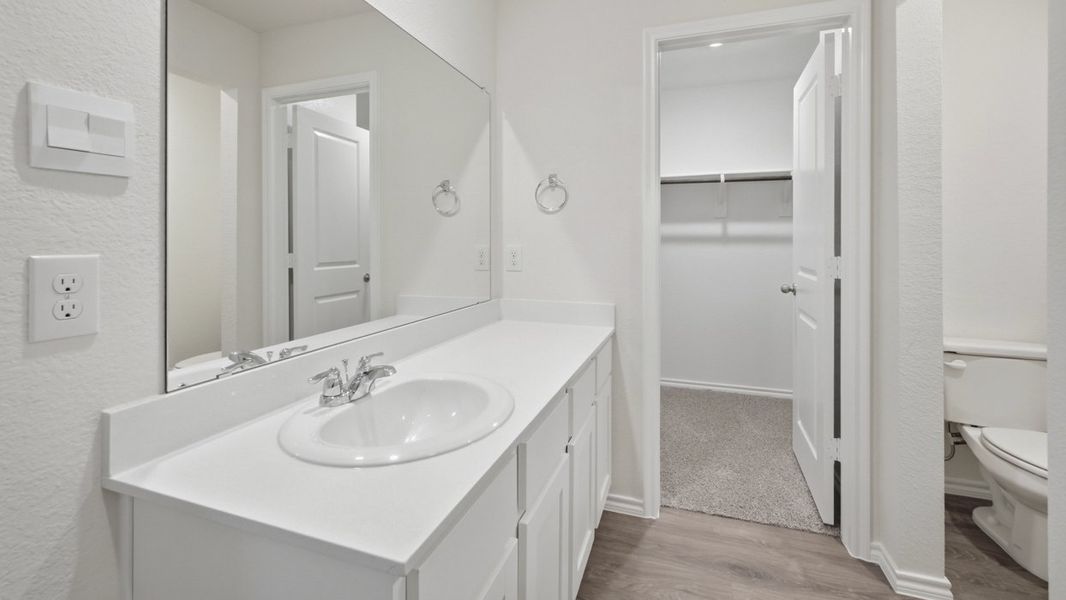 Furnished interior view inside a new home in Saddlebrook, Waxahachie (Image 5).