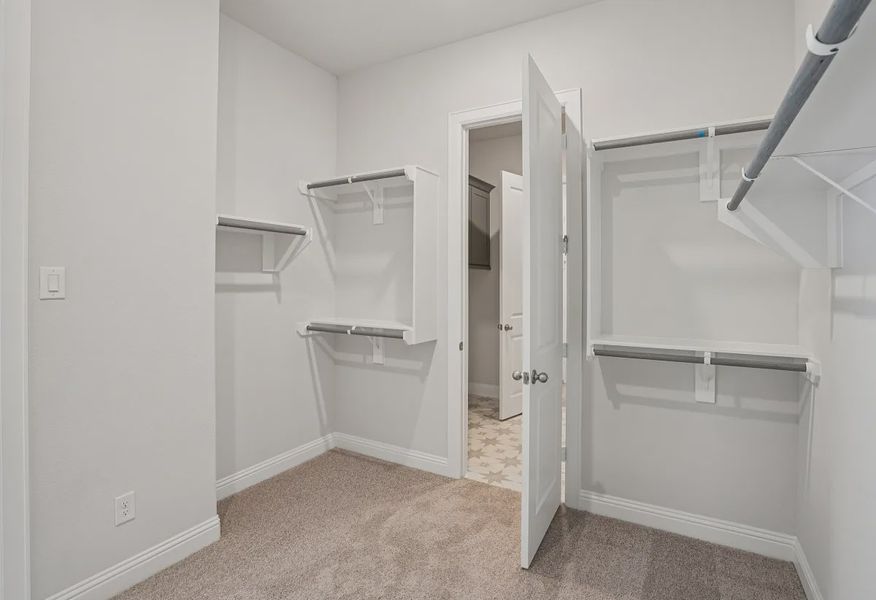 Plan 5019 Closet - 11 of 18