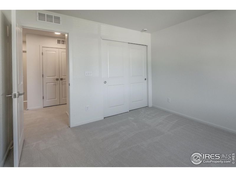 Spacious, unfurnished interior of a new home in , Timnath (Image 29).