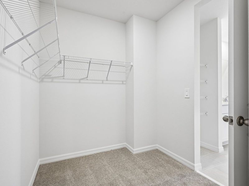 Spacious, unfurnished interior of a new home in Hamilton Bluff - Classic Series, Haines City (Image 12).