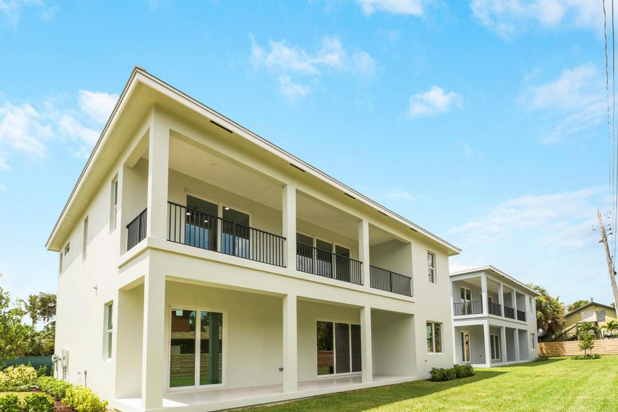 Exterior details and patio area of a home in , Jensen Beach (Image 29).