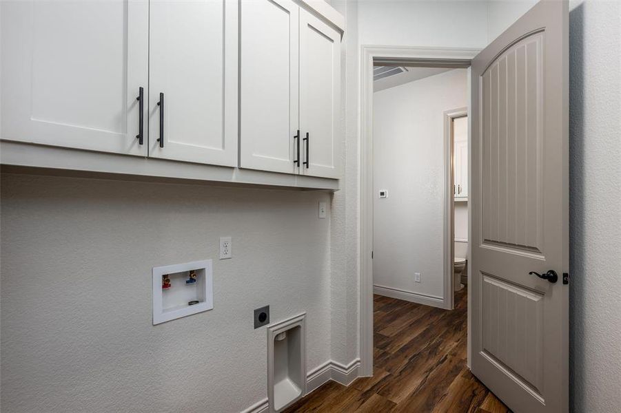 Spacious, unfurnished interior of a new home in , Tool (Image 33). Spacious, unfurnished interior of a new home in , Tool (Image 33).