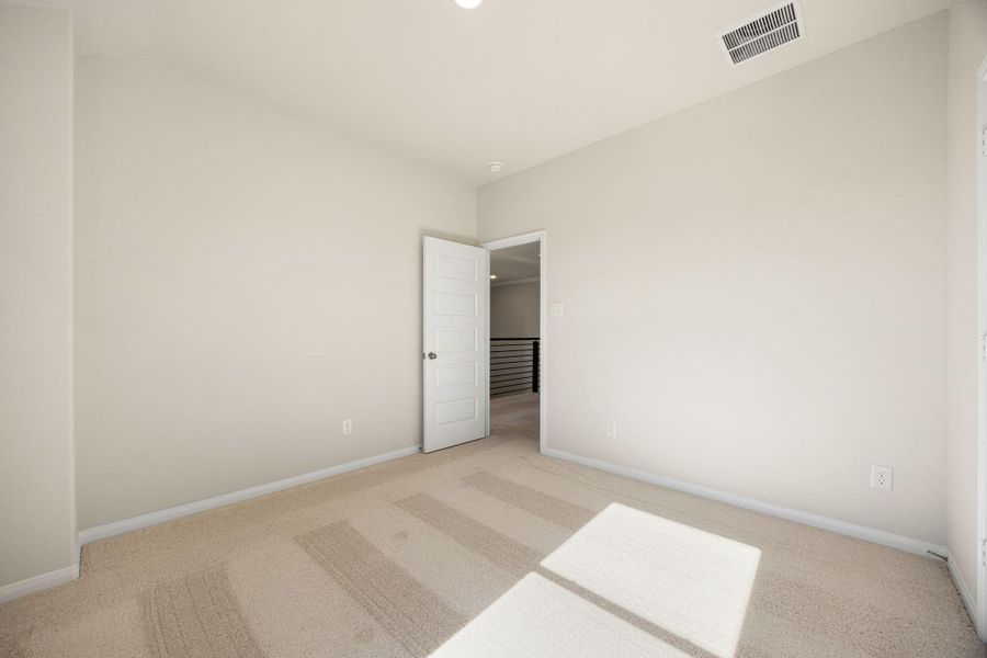 Spacious, unfurnished interior of a new home in Southfork Ranch, Sealy (Image 32).