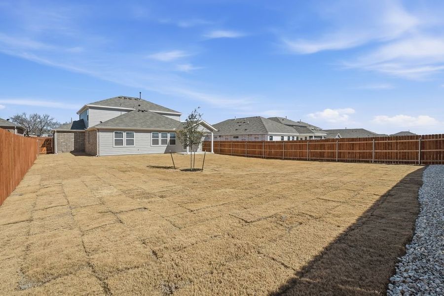 Exterior details and patio area of a home in Lisso, Pflugerville (Image 17).