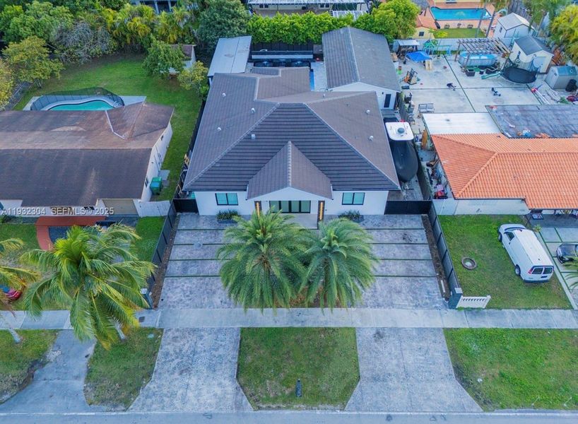 Image 10 of a home in .