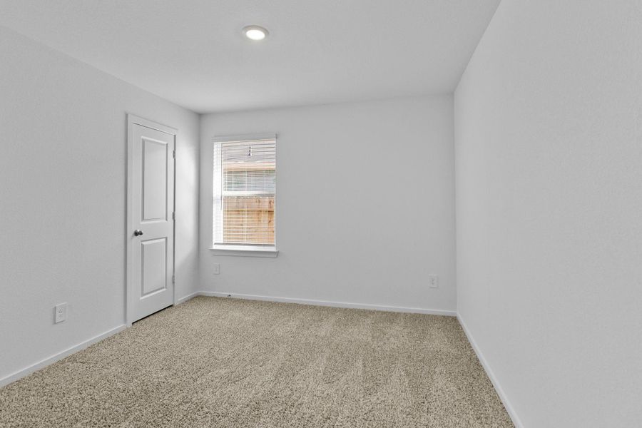 Spacious, unfurnished interior of a new home in , Splendora (Image 13).