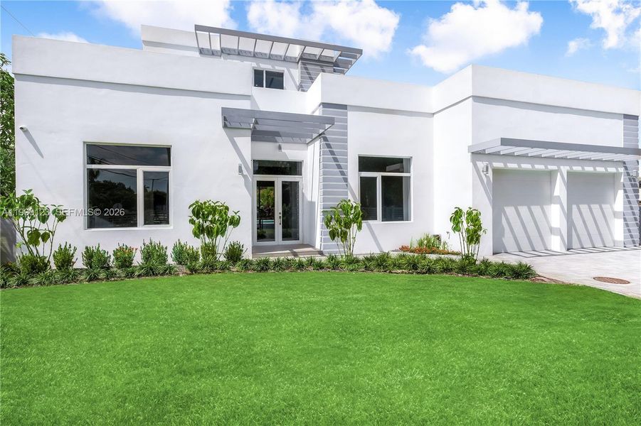 This CBS, BUNKER home built with reinforced concrete block and steel- has double insulation-in the roof and inside. Cuts A/C costs by up to 30%.