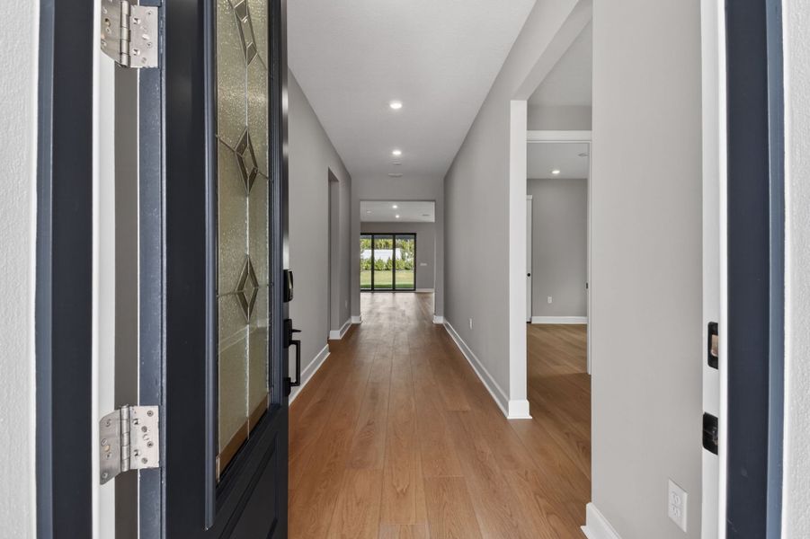 Spacious, unfurnished interior of a new home in Hendrix Reserve, Lake Worth (Image 28).