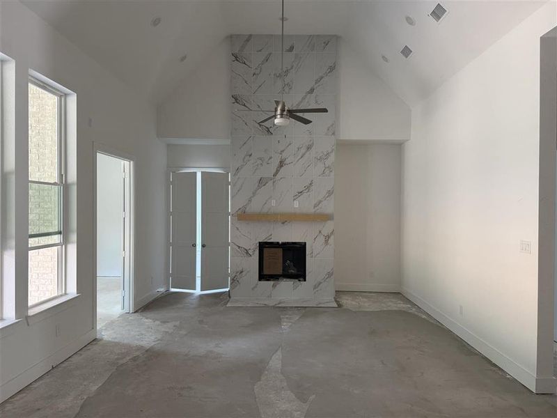 Spacious, unfurnished interior of a new home in COLTON: 60ft. lots, Magnolia (Image 17).