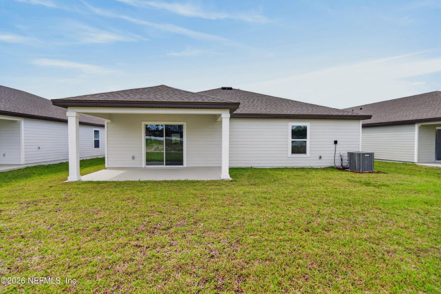 Exterior details and patio area of a home in , Jacksonville (Image 4).