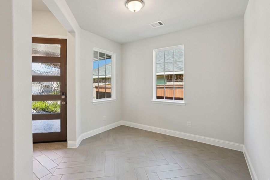 Spacious, unfurnished interior of a new home in Woodhavyn 40', Magnolia (Image 15).