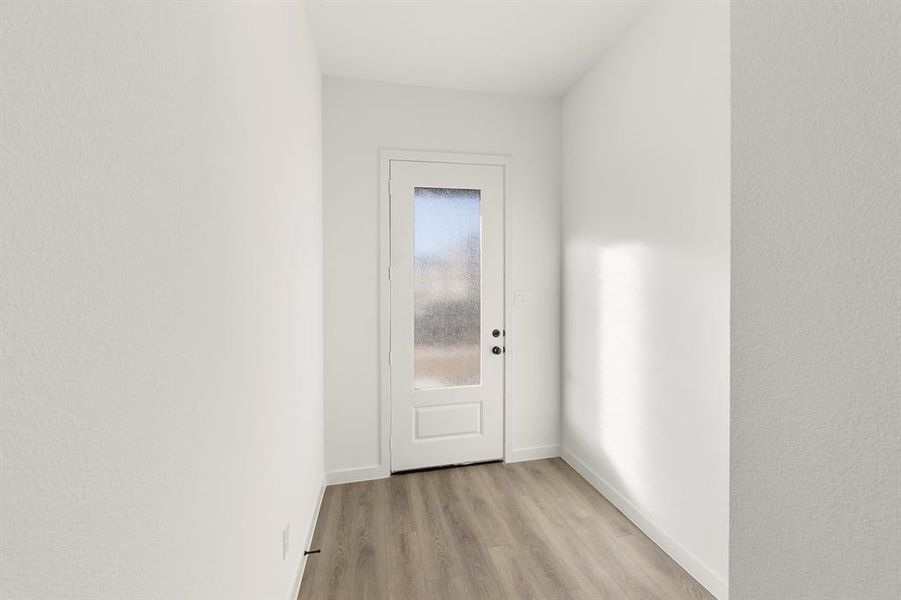 03. 1500 Eagle - Entry