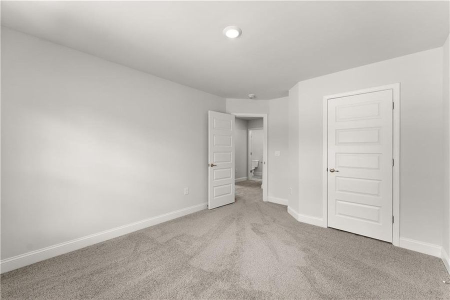 Spacious, unfurnished interior of a new home in Thunder Ridge, Dawsonville (Image 22).