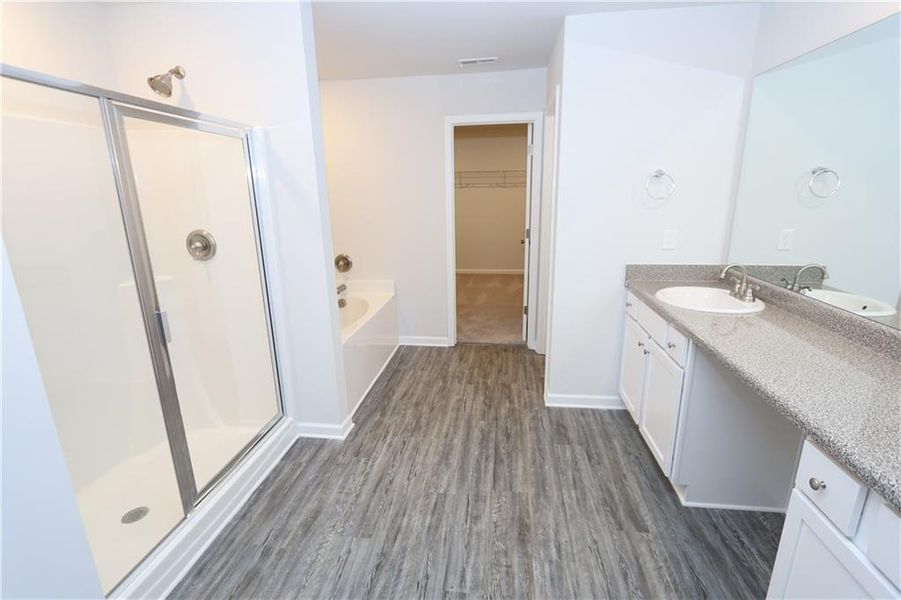 Spacious, unfurnished interior of a new home in , Conyers (Image 11).