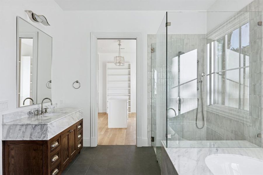 Furnished interior view inside a new home in , Colleyville (Image 6).