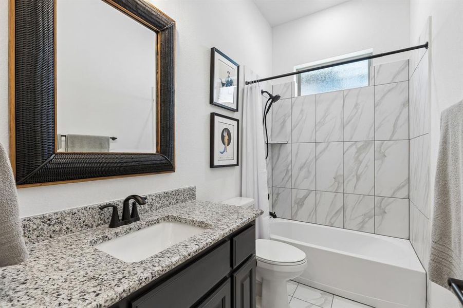 Furnished interior view inside a new home in , Fort Worth (Image 8).