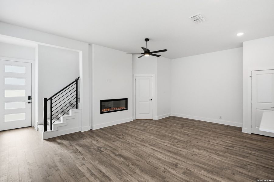 Spacious, unfurnished interior of a new home in Prominence, San Antonio (Image 31).