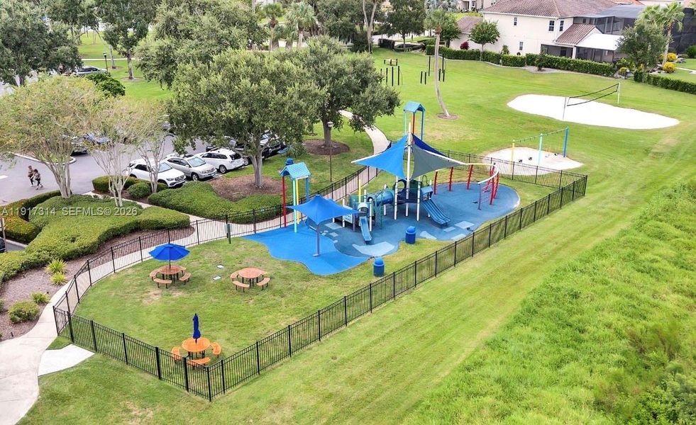 Community amenities in The Townhomes at Bellalago, Kissimmee (Image 26).