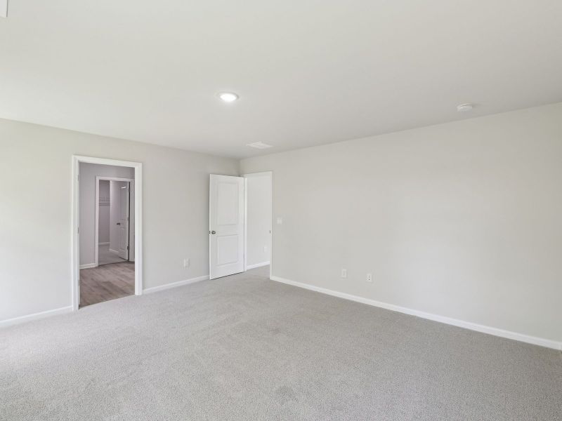 Spacious, unfurnished interior of a new home in Oakwood, Mebane (Image 17).