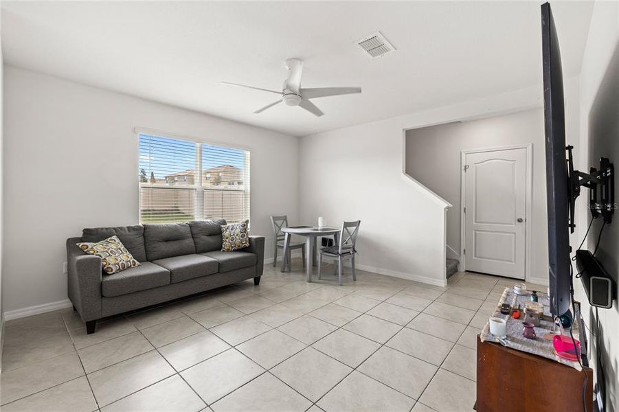 Furnished interior view inside a new home in Eden Hills, Lake Alfred (Image 12).