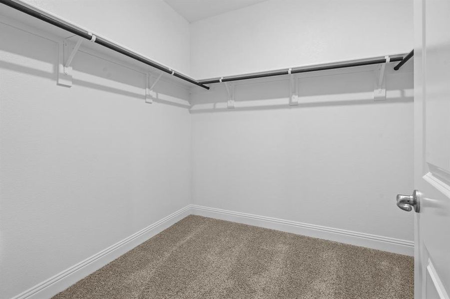Spacious, unfurnished interior of a new home in Mustang Square, Plano (Image 19).
