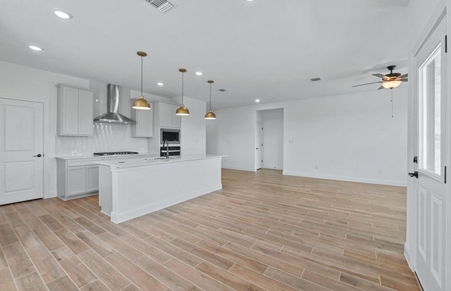 Spacious, unfurnished interior of a new home in Lagos, Manor (Image 32).