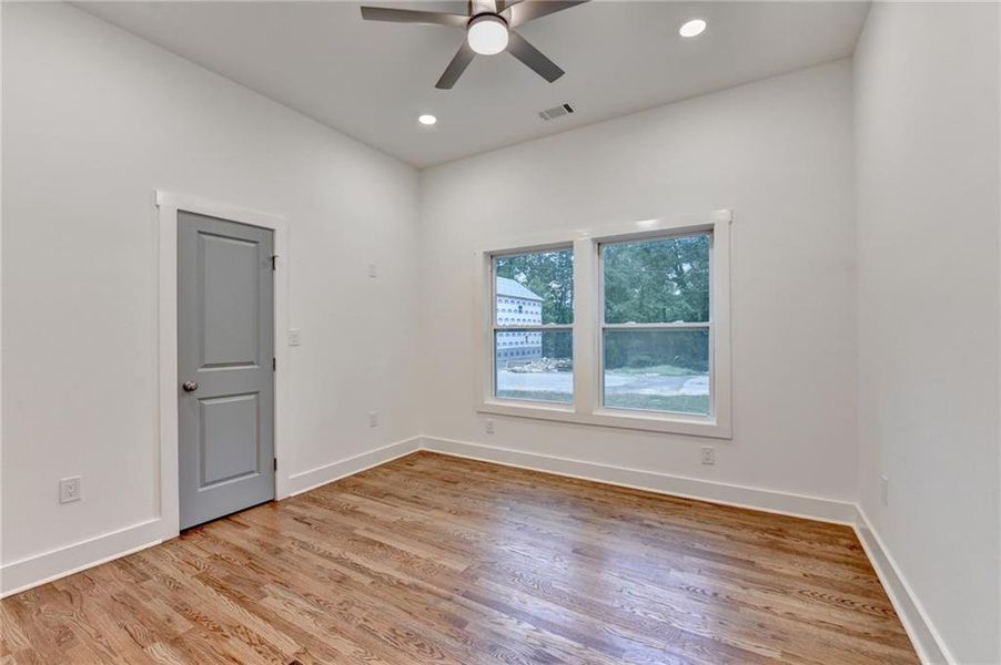 Spacious, unfurnished interior of a new home in , Atlanta (Image 24).