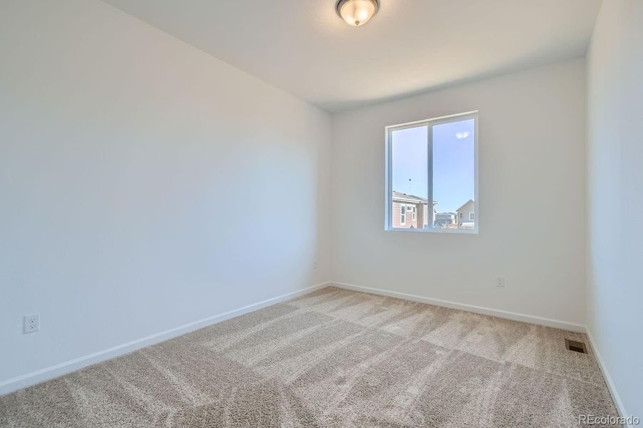 Spacious, unfurnished interior of a new home in Wolf Creek Run, Strasburg (Image 20).