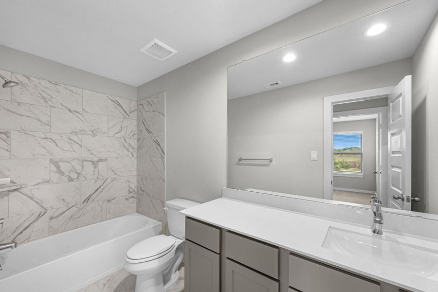 Furnished interior view inside a new home in Briarwood Crossing, Rosenberg (Image 6).