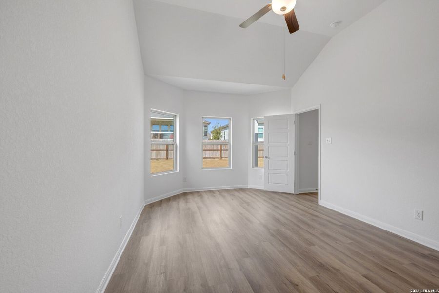 Spacious, unfurnished interior of a new home in Greenspoint Heights, Seguin (Image 23).