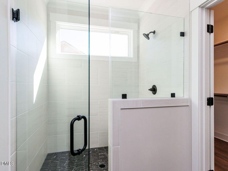 025-1280x960-primary-bathroom