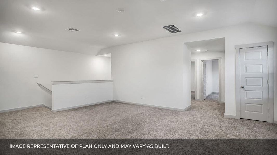 Spacious, unfurnished interior of a new home in Rosenbusch Ranch, Leander (Image 9).
