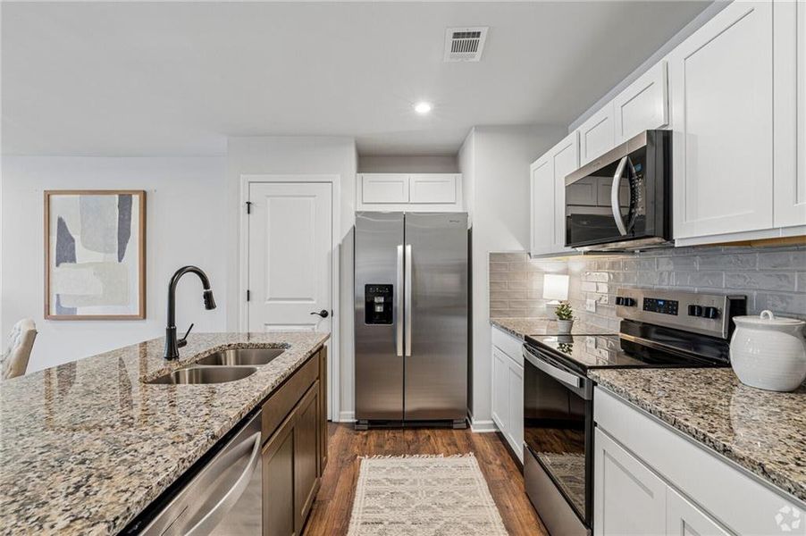 Furnished interior view inside a new home in Silver Leaf, Dawsonville (Image 9).