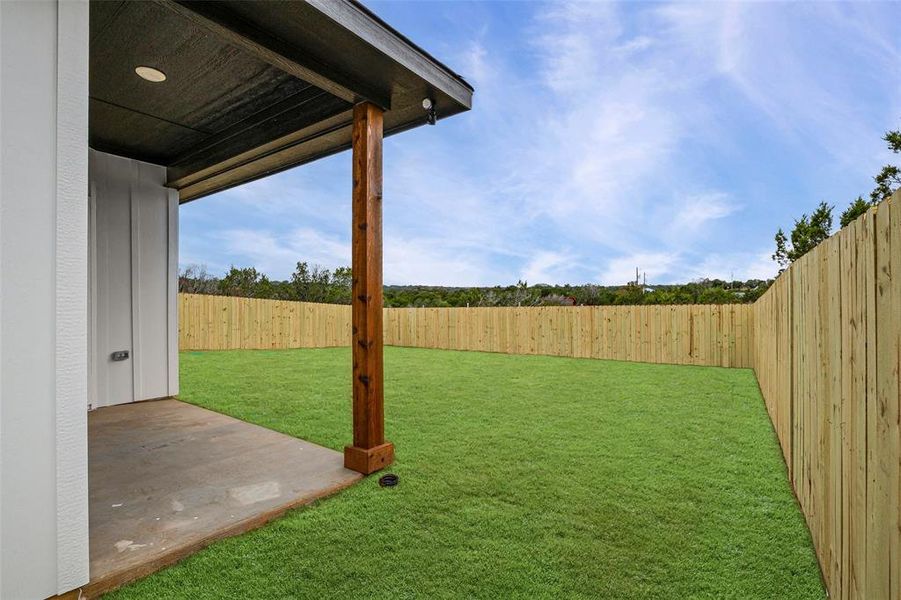 Exterior details and patio area of a home in , Granbury (Image 3).