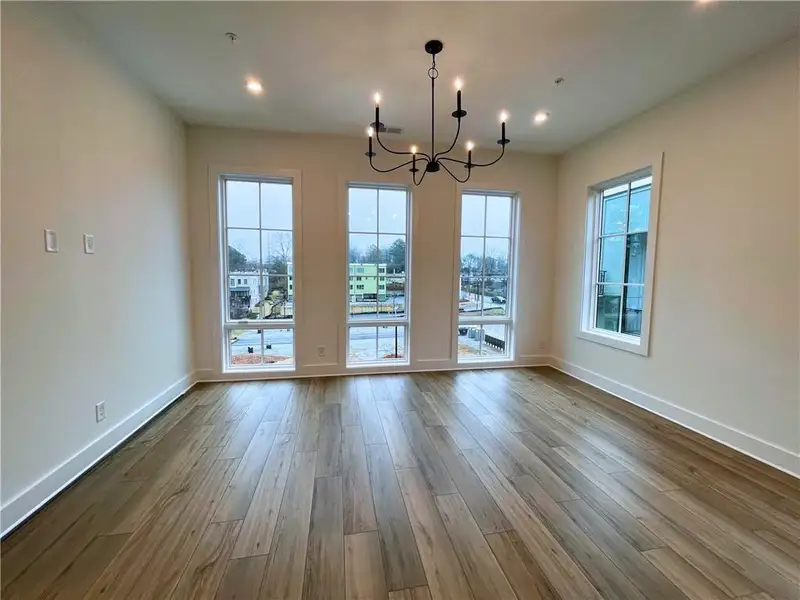 Spacious, unfurnished interior of a new home in , Atlanta (Image 8).
