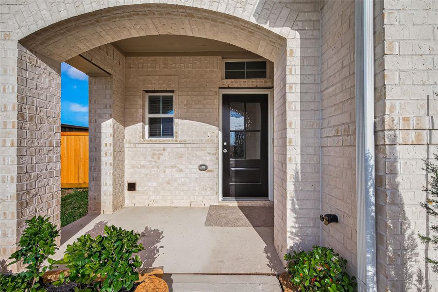 Exterior details and patio area of a home in , Brookshire (Image 3).