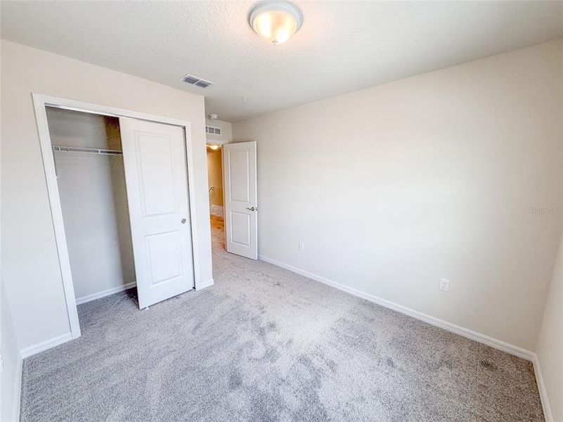 Spacious, unfurnished interior of a new home in , Orlando (Image 25).