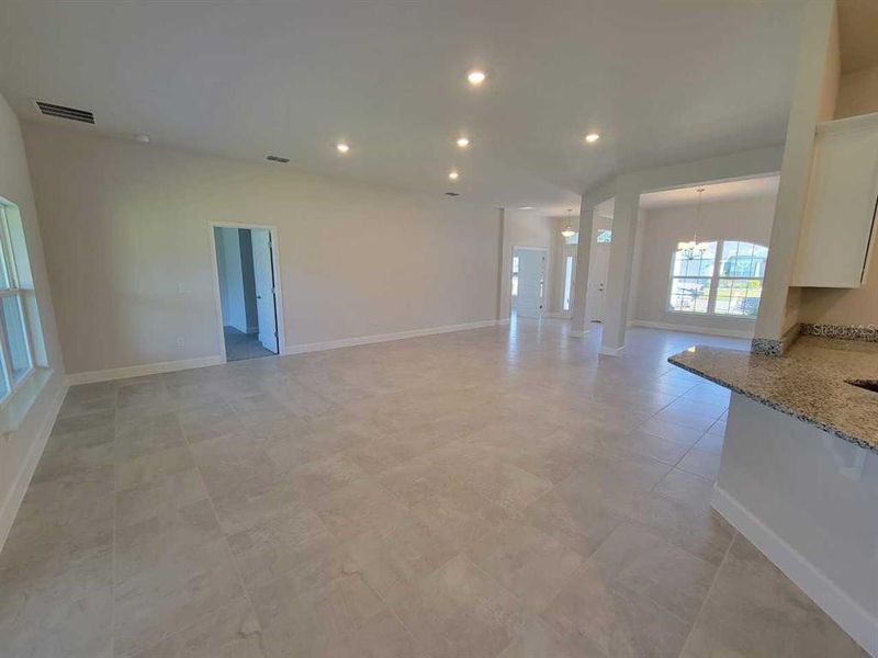 Spacious, unfurnished interior of a new home in Marion Oaks, Ocala (Image 16).