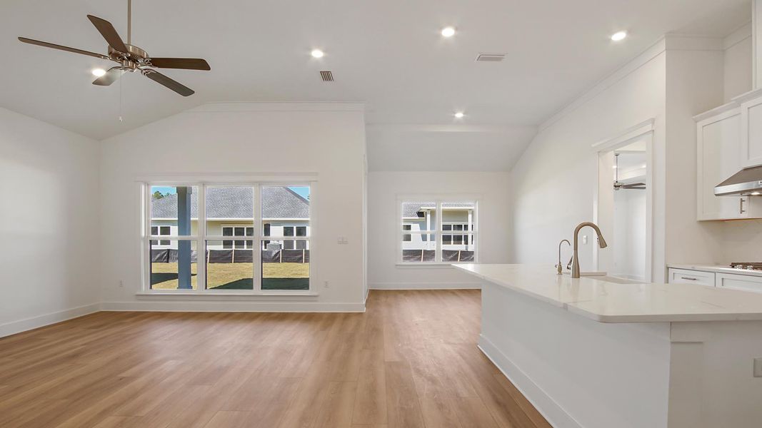 Spacious, unfurnished interior of a new home in WindMark Beach, Port Saint Joe (Image 8).