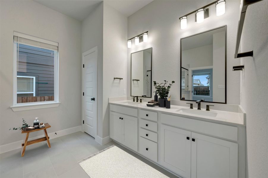 Owner's Bathroom (Staged) Owner's Bathroom (Staged)