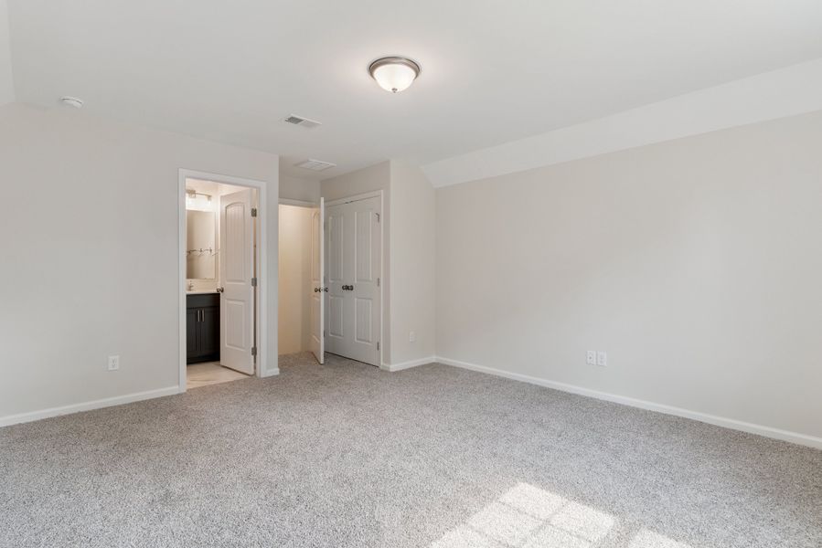 Spacious, unfurnished interior of a new home in NorthShore on the St. Marys River, Kingsland (Image 28). Spacious, unfurnished interior of a new home in NorthShore on the St. Marys River, Kingsland (Image 28).