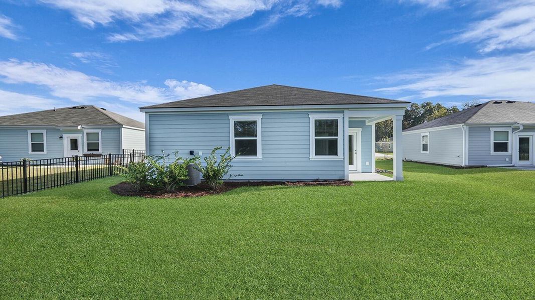 Exterior details and patio area of a home in The Oaks at Center Station, Hollywood (Image 2).