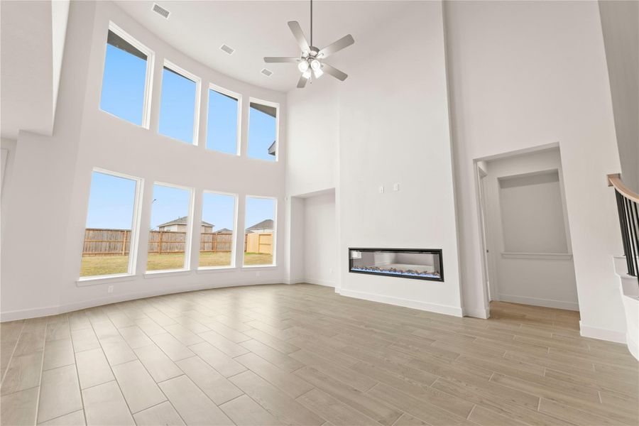 Representative image. Features, selections, and colors may vary.