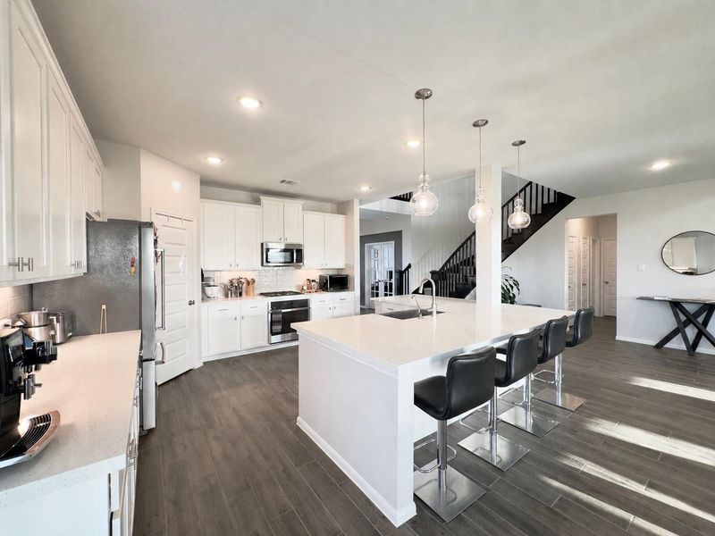 Furnished interior view inside a new home in Lakeview, Waller (Image 27).