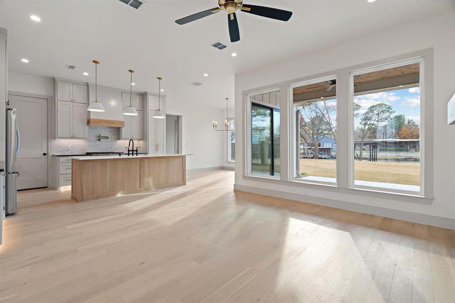 Spacious, unfurnished interior of a new home in , Granbury (Image 22).