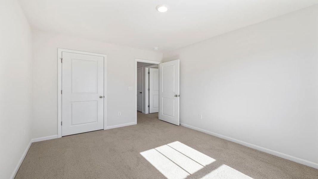 Spacious, unfurnished interior of a new home in Seneca Falls, Seneca (Image 20).